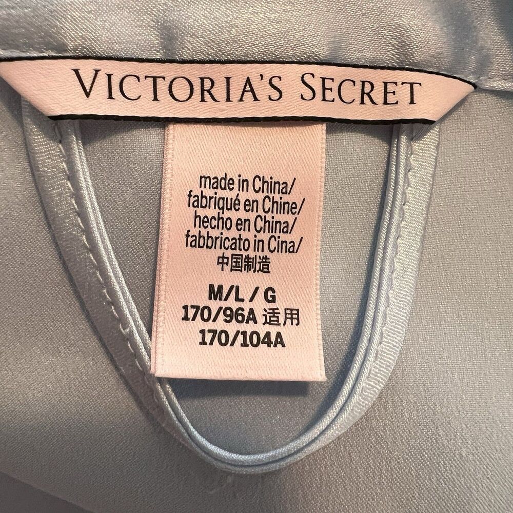 Victoria Secrets Women’s Robe Medium Large FLAWED - Picture 3 of 6
